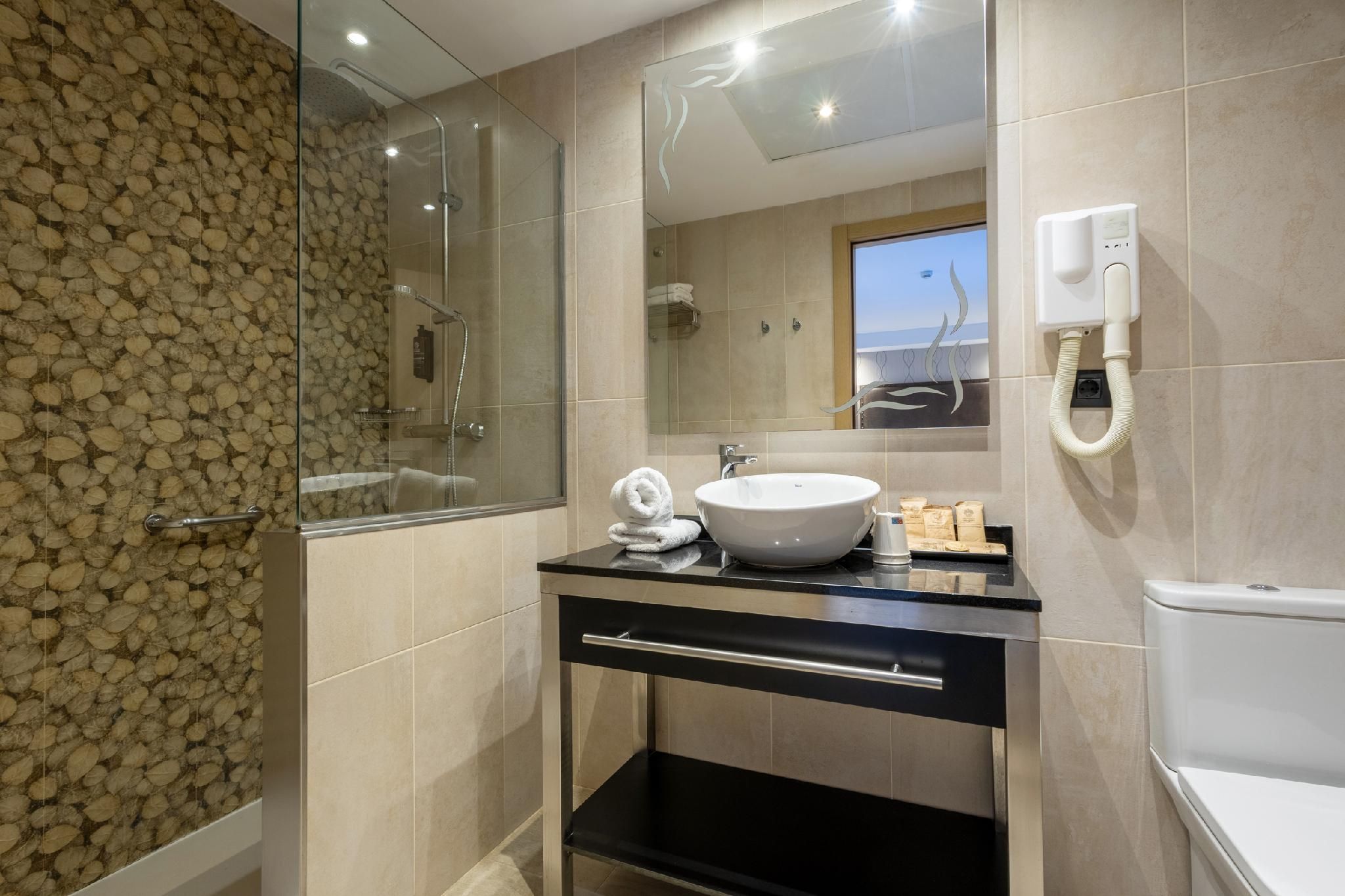 undefined Gran Hotel Barcino 8