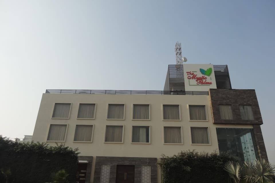 undefined Hotel The Mystic Palms 8