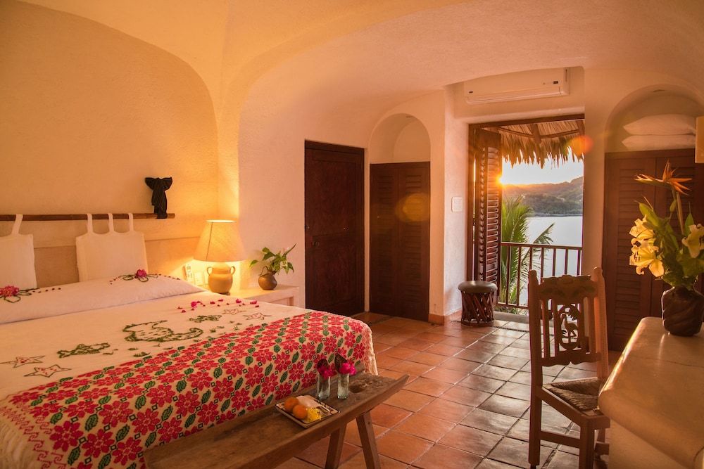 La Casa Que Canta Oceanfront Terrace Suite 5