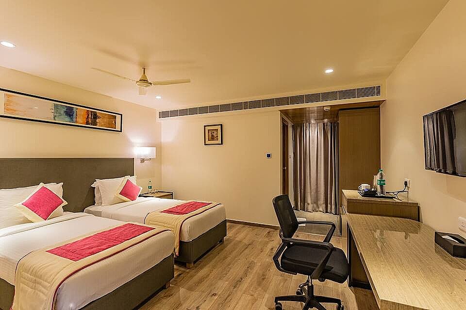 SUPERIOR_ROOM_LjCTQ4_proc