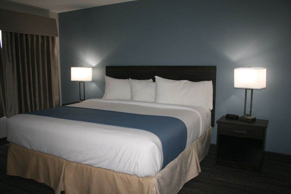 Deluxe Suite, 1 Bedroom, Non Smoking (Upper Floor)