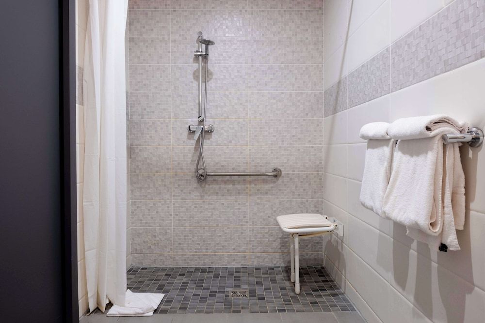 Hotel Kyriad Paris 10 Canal Saint Martin Standard Room, 2 Twin Beds 2