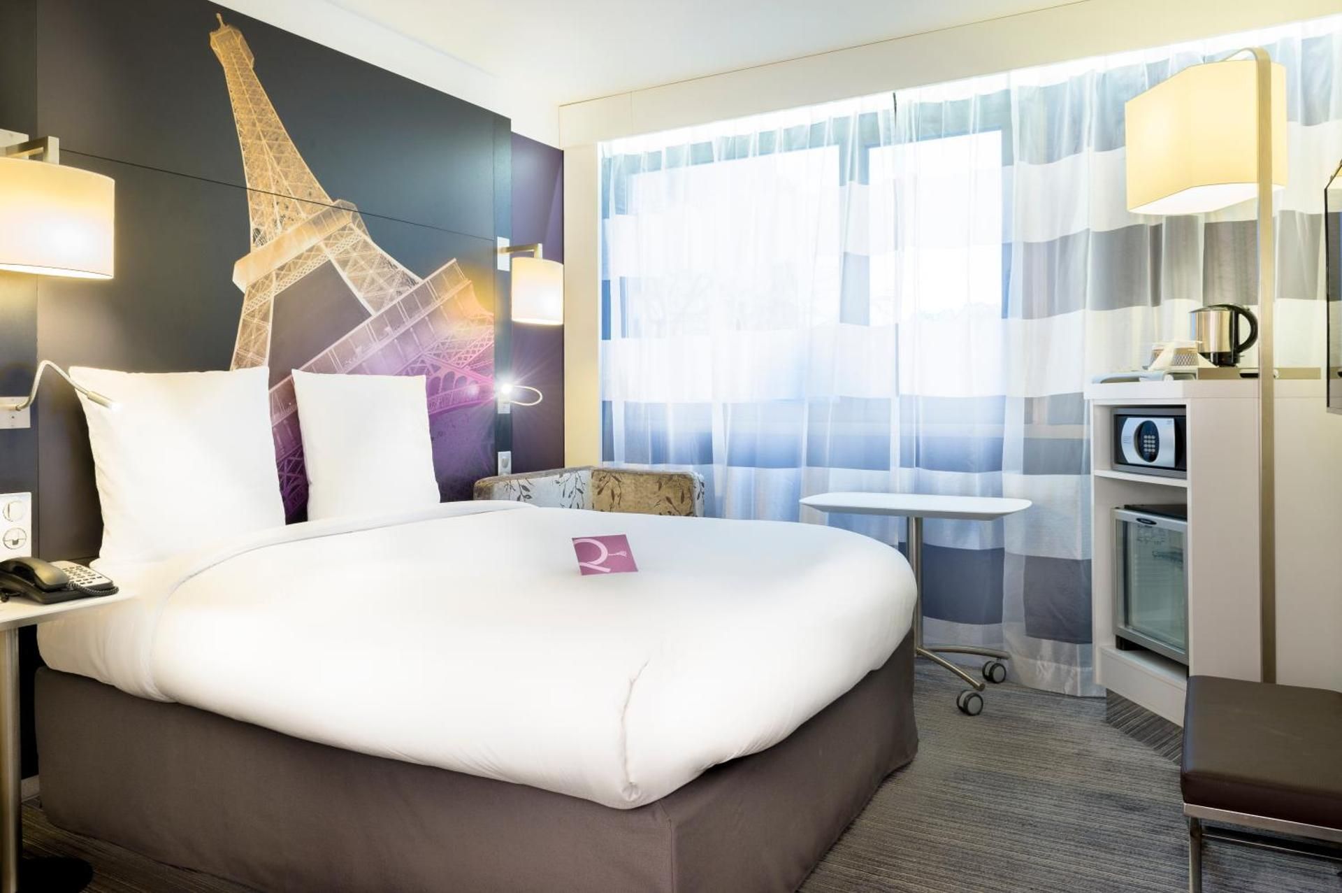 Mercure Paris Centre Tour Eiffel Classic Double Bed