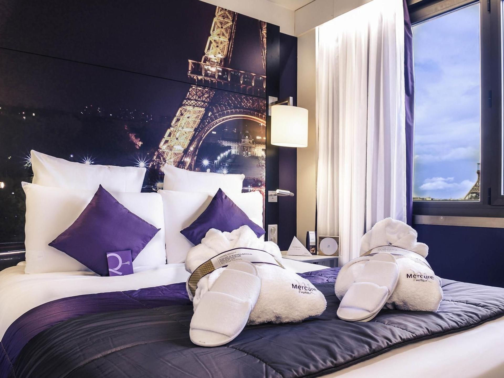Mercure Paris Centre Tour Eiffel Classic Double Bed 2