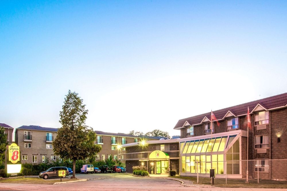 undefined Super 8 by Wyndham Toronto East ON 6
