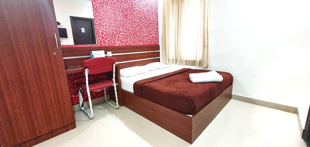 undefined Hotel Palm Suite 3