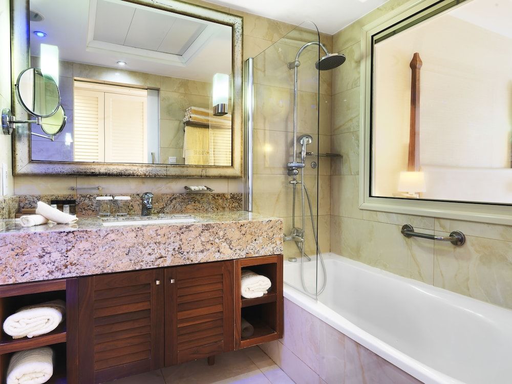 Alexander The Great Beach Hotel Superior Cabin, Garden Area 4