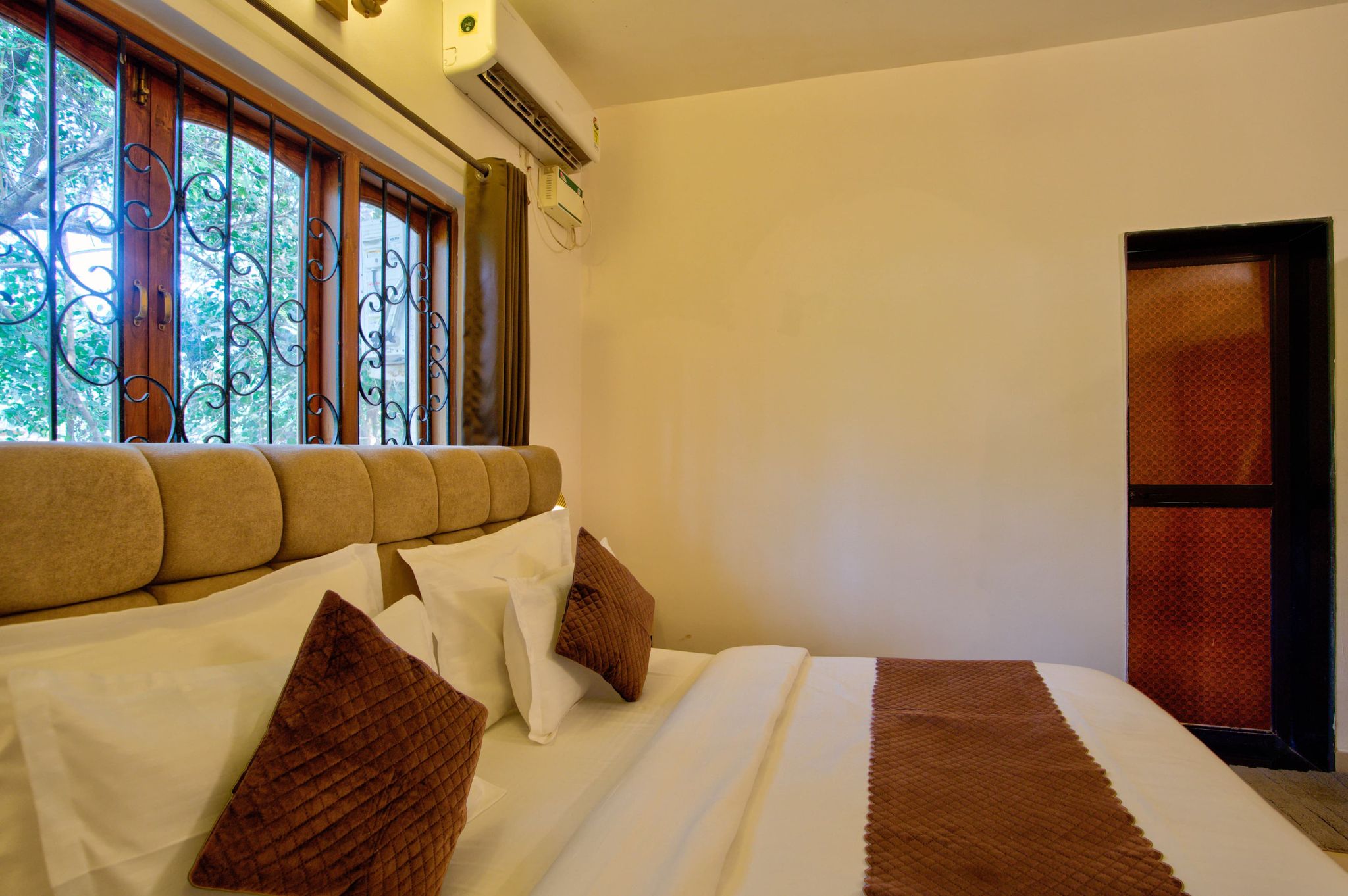 4 BHK Villa with Pool View