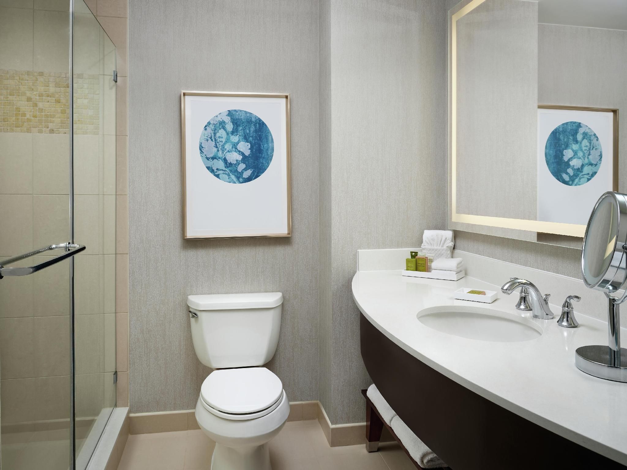 1 King Bed Pure Wellness Room
