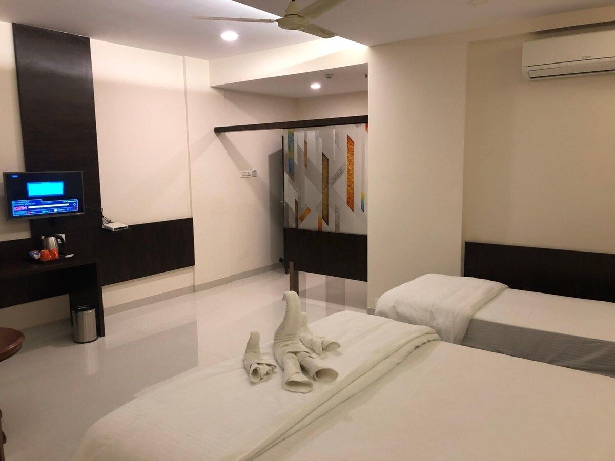 Kyriad Hotel Vijayapura by OTHPL Deluxe Room 2