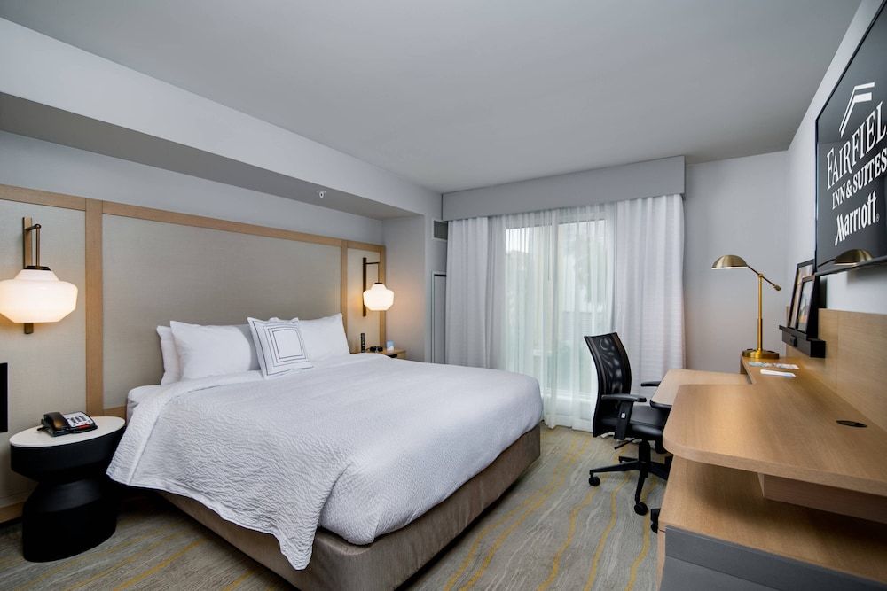 Studio, 1 King Bed with Sofa bed, Balcony (Mobility Accessible, Tub)