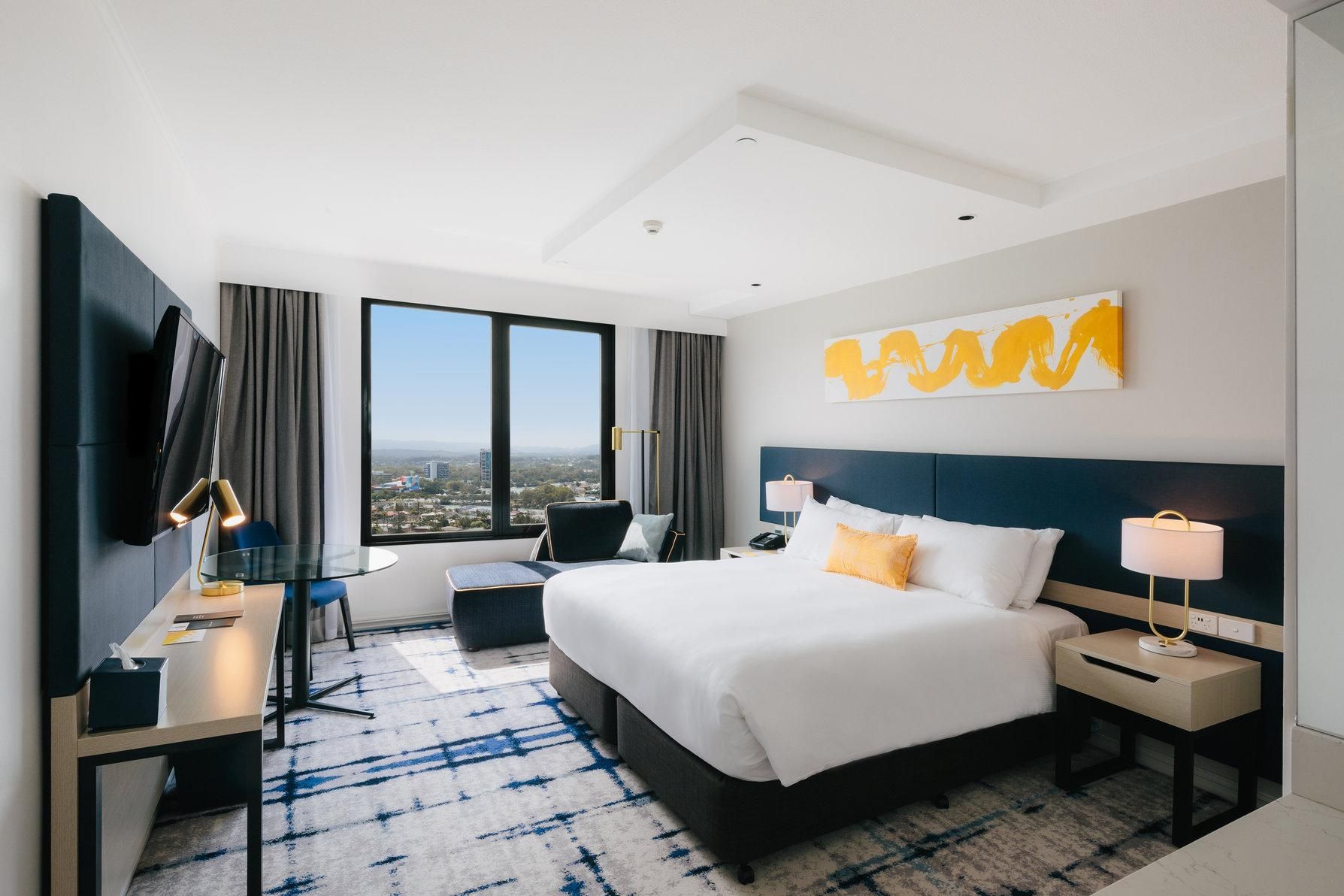 1 King Premium Mountain View