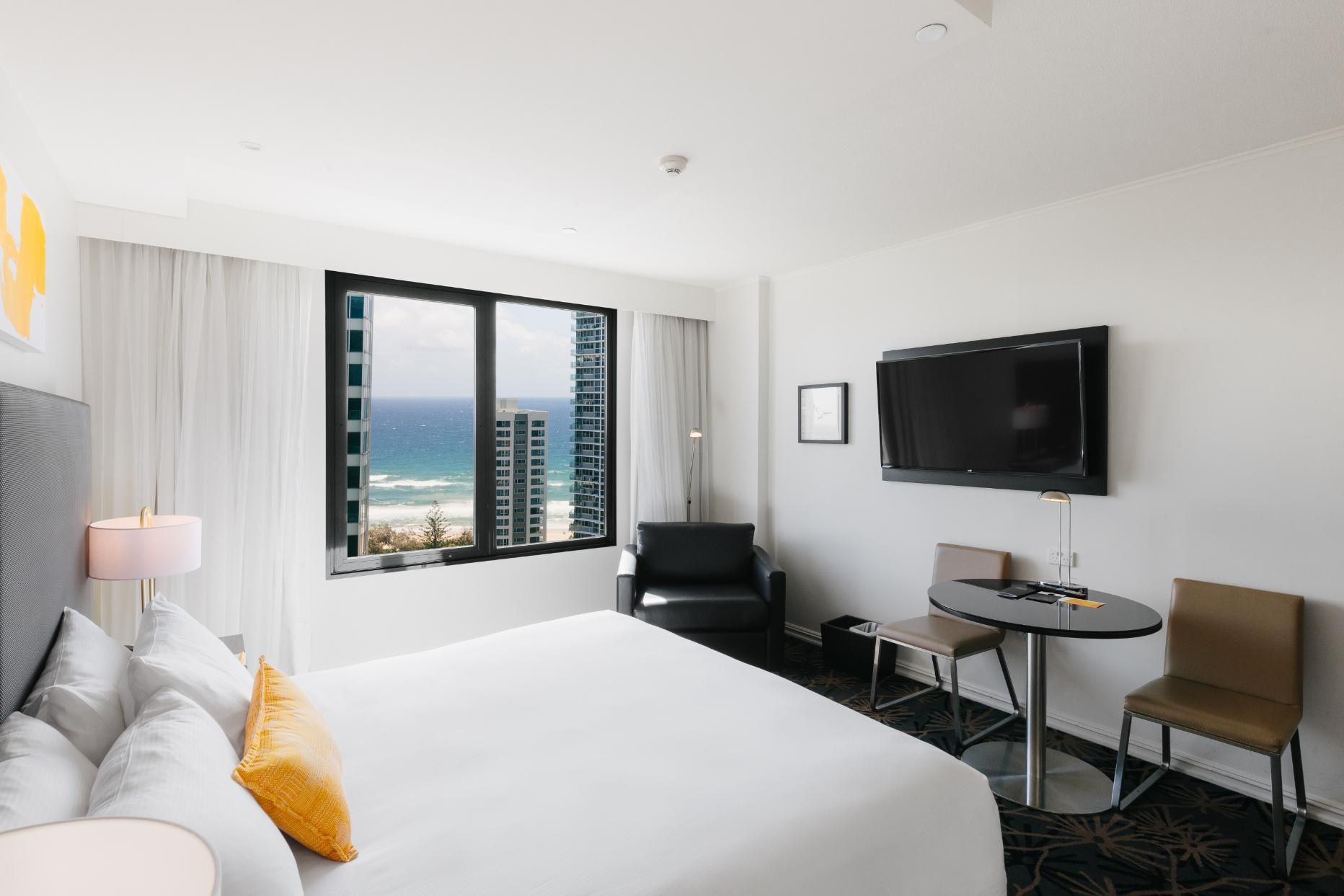 1 King Bed Standard Ocean View