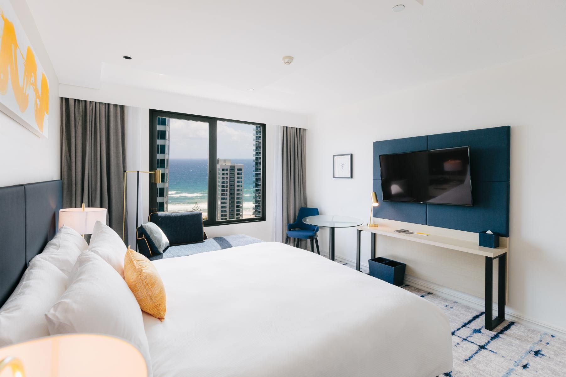 1 King Premium Ocean View