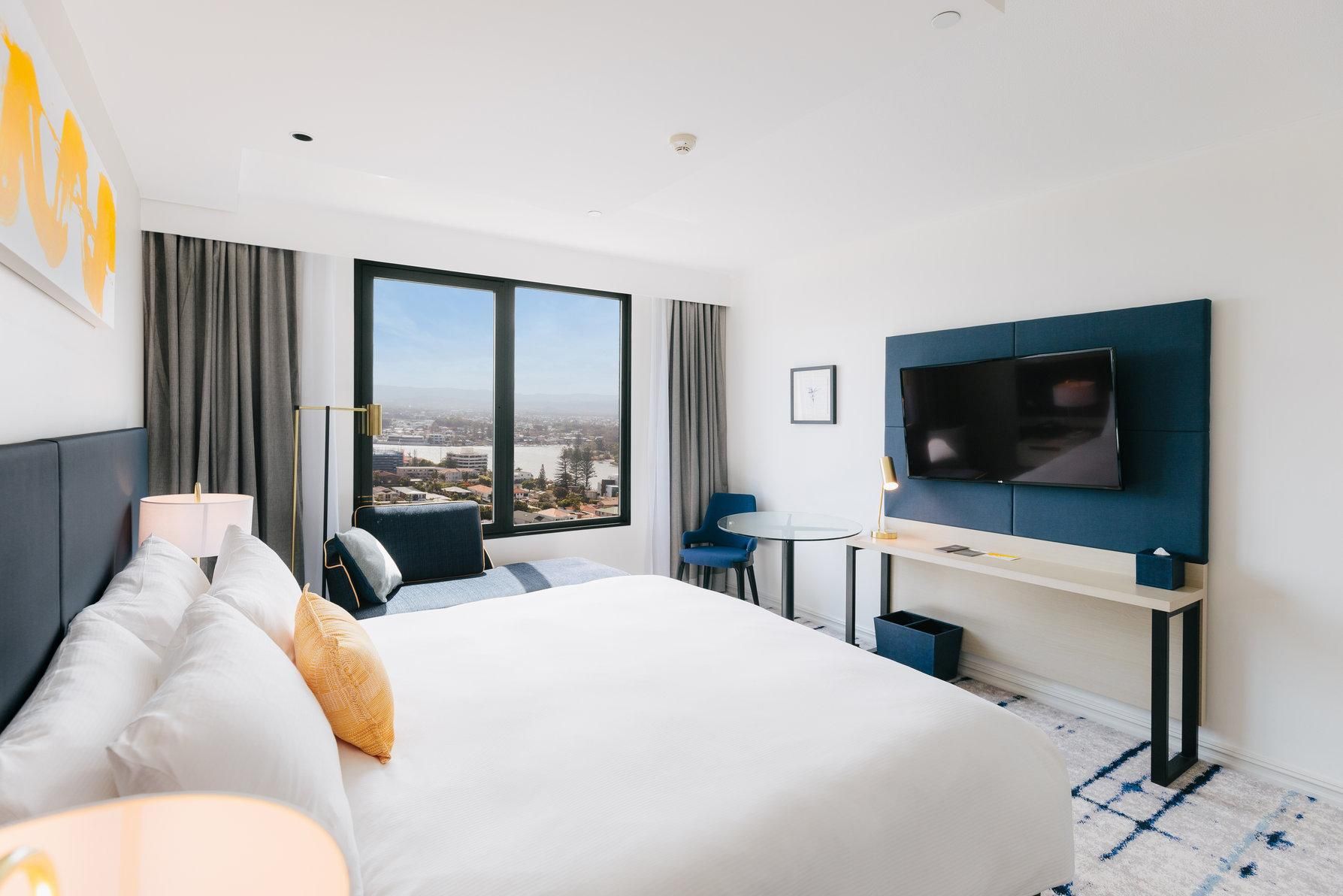 1 King Premium Mountain View