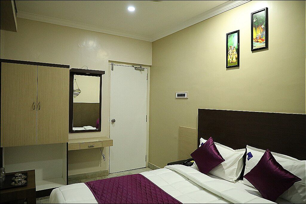 Hotel Pandiyar Residency Double Bed Non A/C 5