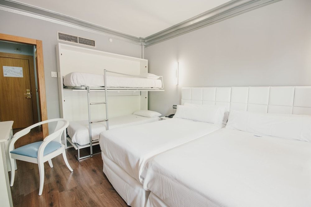 Triple Room, 3 Twin Beds