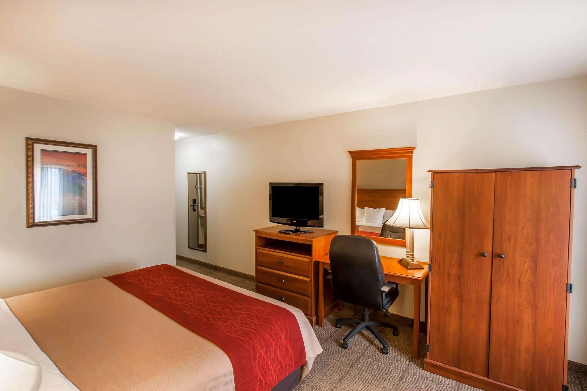1 Queen Bed, Nonsmoking, Accessible