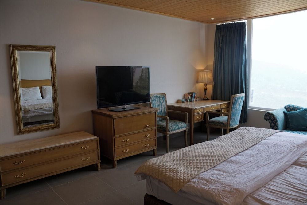 Dunn Perk Manor Homestay | Rooms & Restaurant  Junior Suite 5