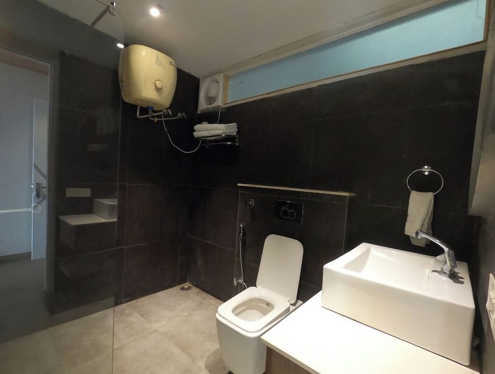 Dunn Perk Manor Homestay | Rooms & Restaurant  Junior Suite 25