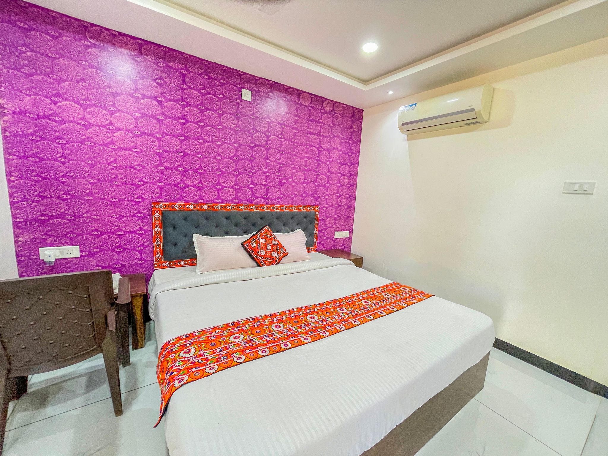 StayGuru Resort Farm Villa Semi Deluxe Room 3