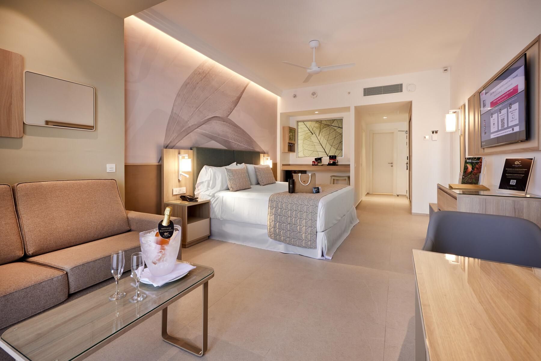 Elite Club Deluxe Junior Suite