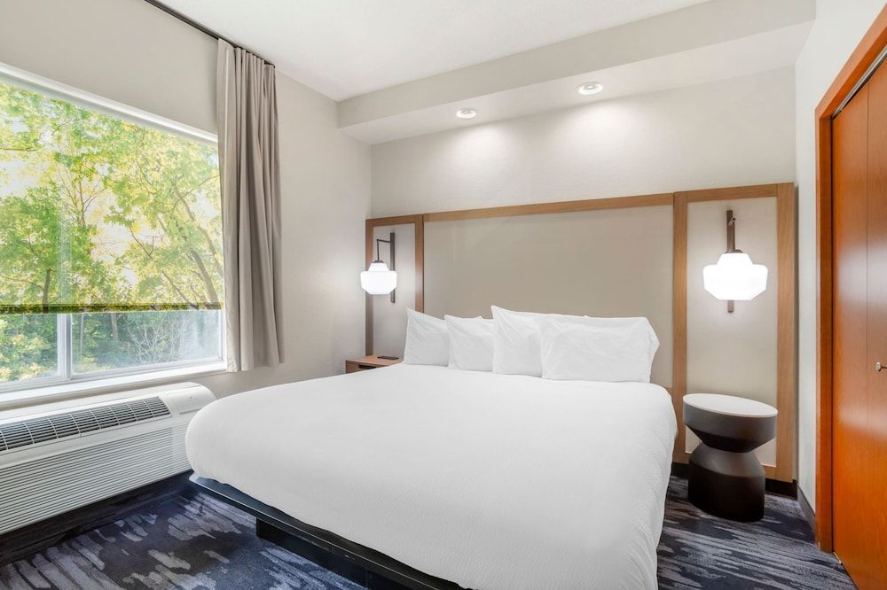 Suite, 1 King Bed with Sofa bed, Non Smoking