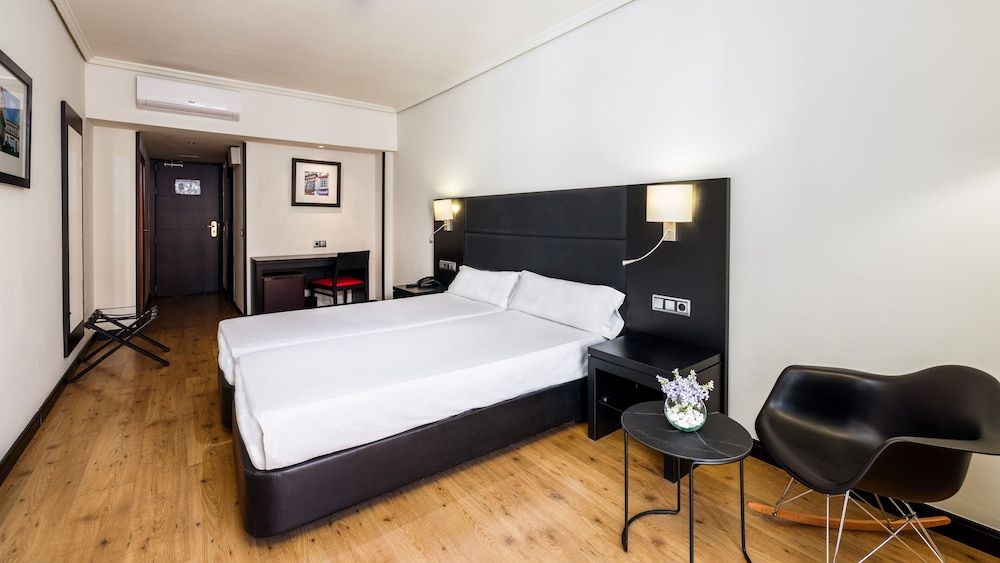 Virgen de los Reyes Hotel Double Room 3