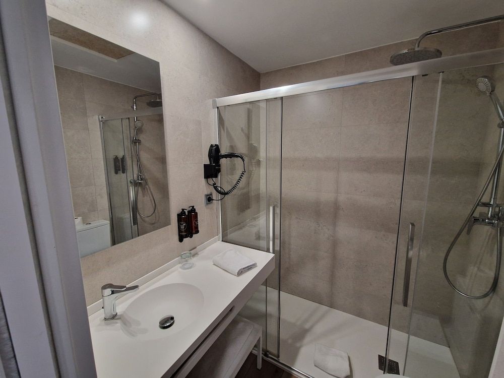 Virgen de los Reyes Hotel Double Room 5