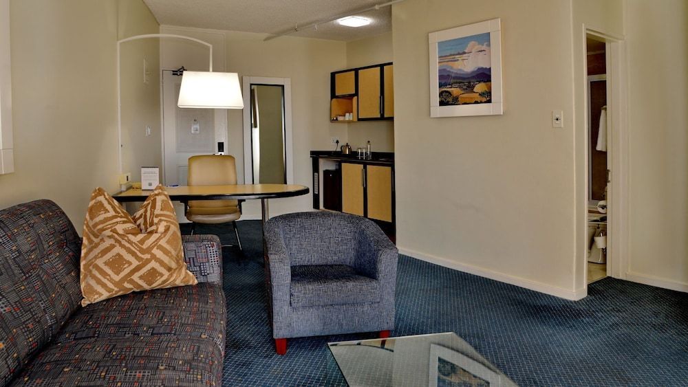 The Parktonian All Suite Hotel Suite, Accessible (Universal) 4