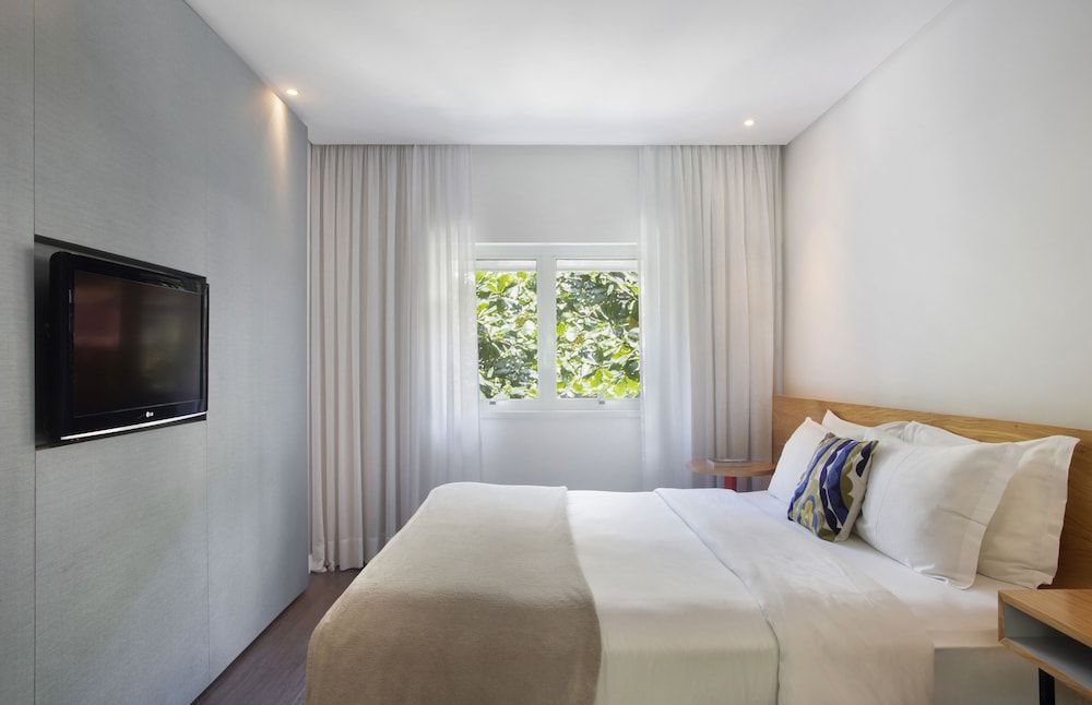 Ipanema Inn Superior Double Room, City View 6