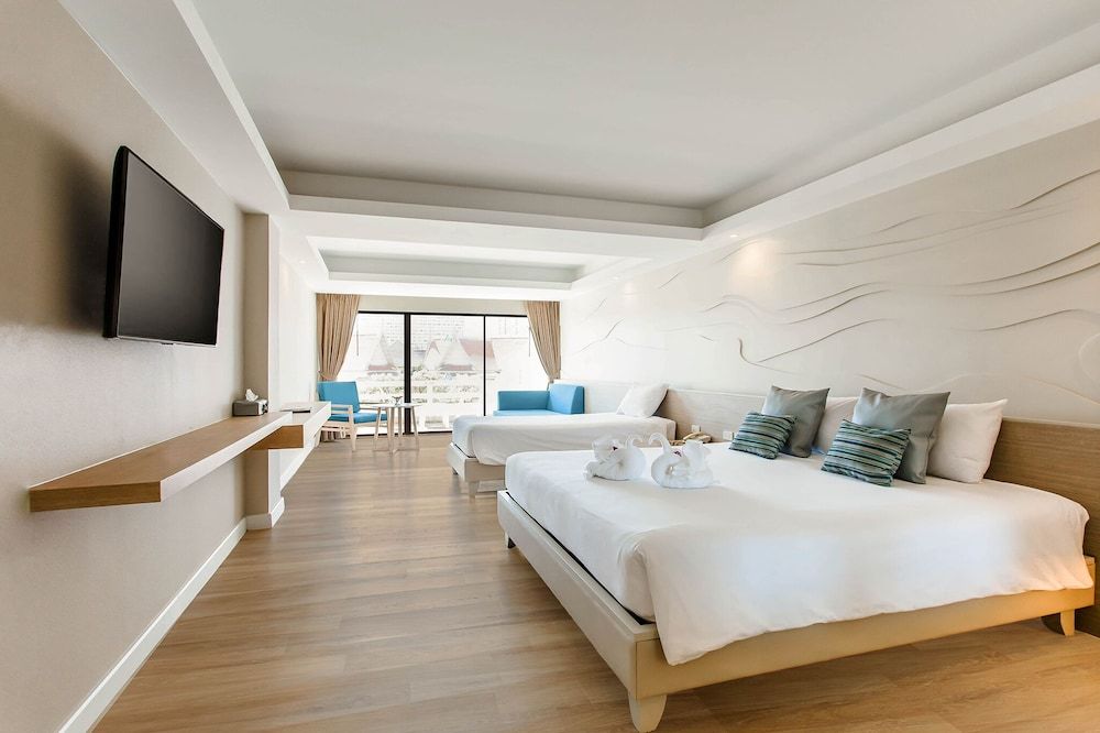 undefined The Cha-am Methavalai Hotel 3