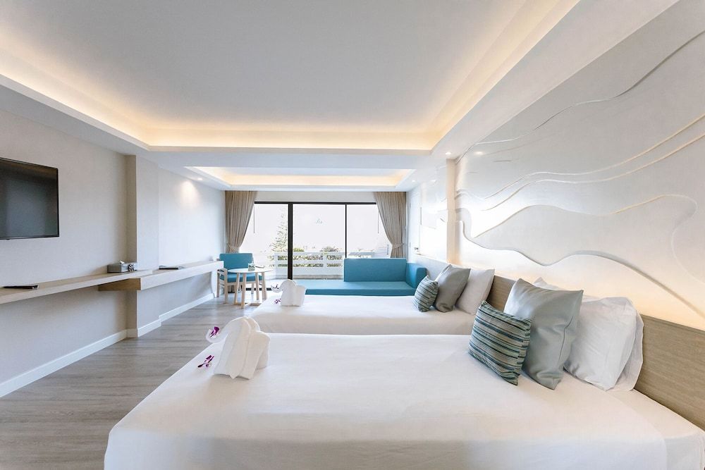 undefined The Cha-am Methavalai Hotel 2