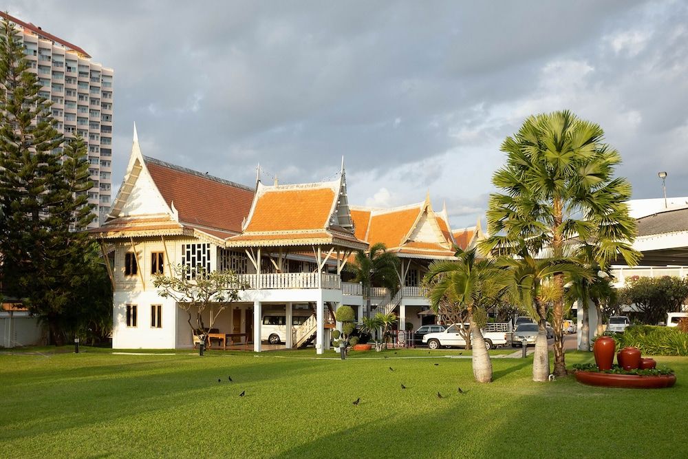 undefined The Cha-am Methavalai Hotel 7