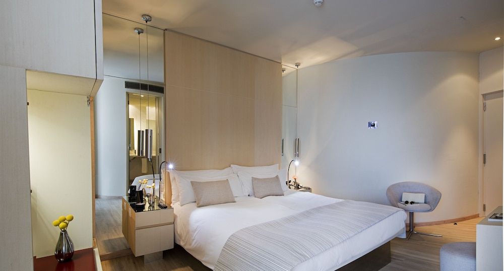 Cram Hotel Deluxe Double Room 3