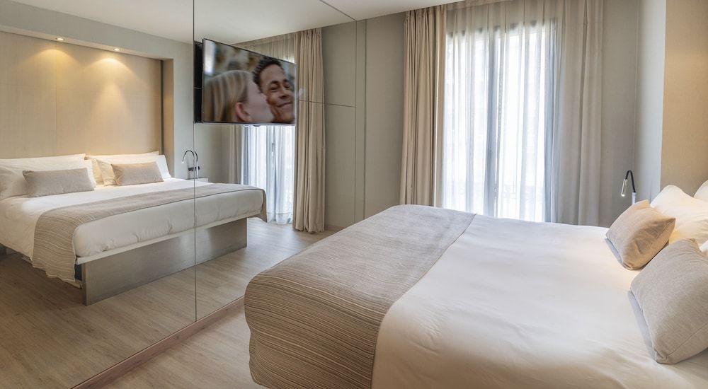 undefined Cram Hotel 6