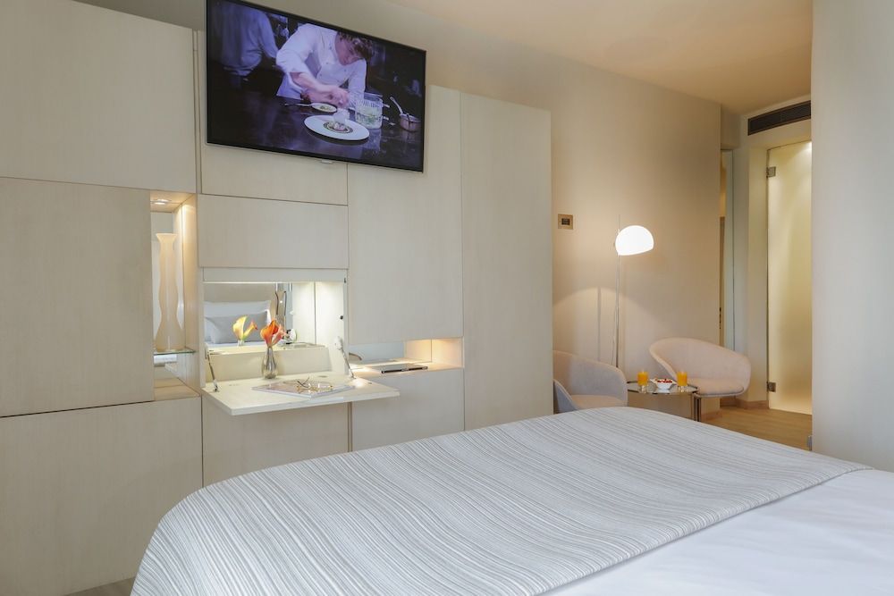 undefined Cram Hotel 9