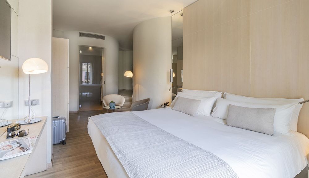 undefined Cram Hotel 7