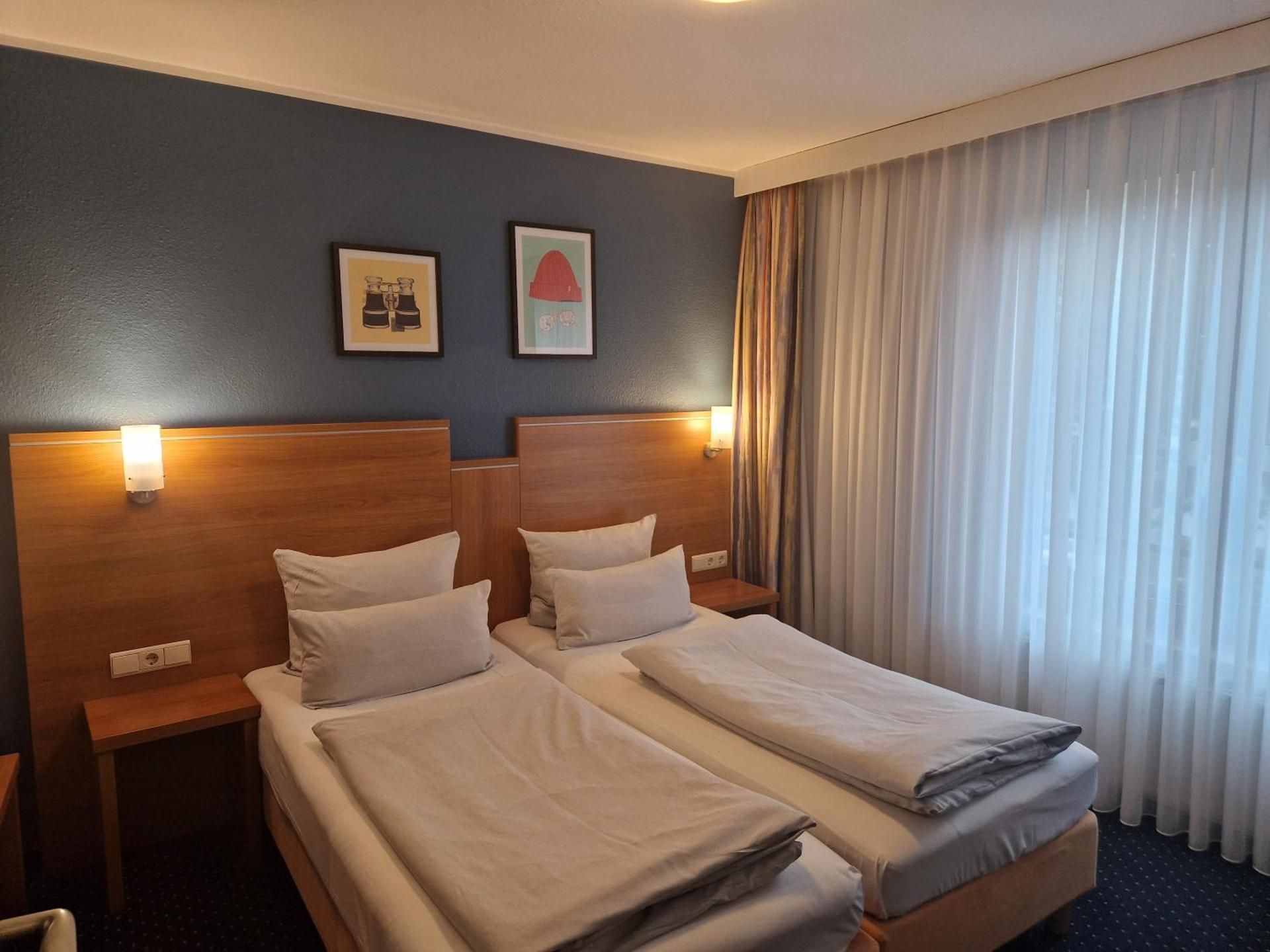 1 Bedroom Suite Twin Beds