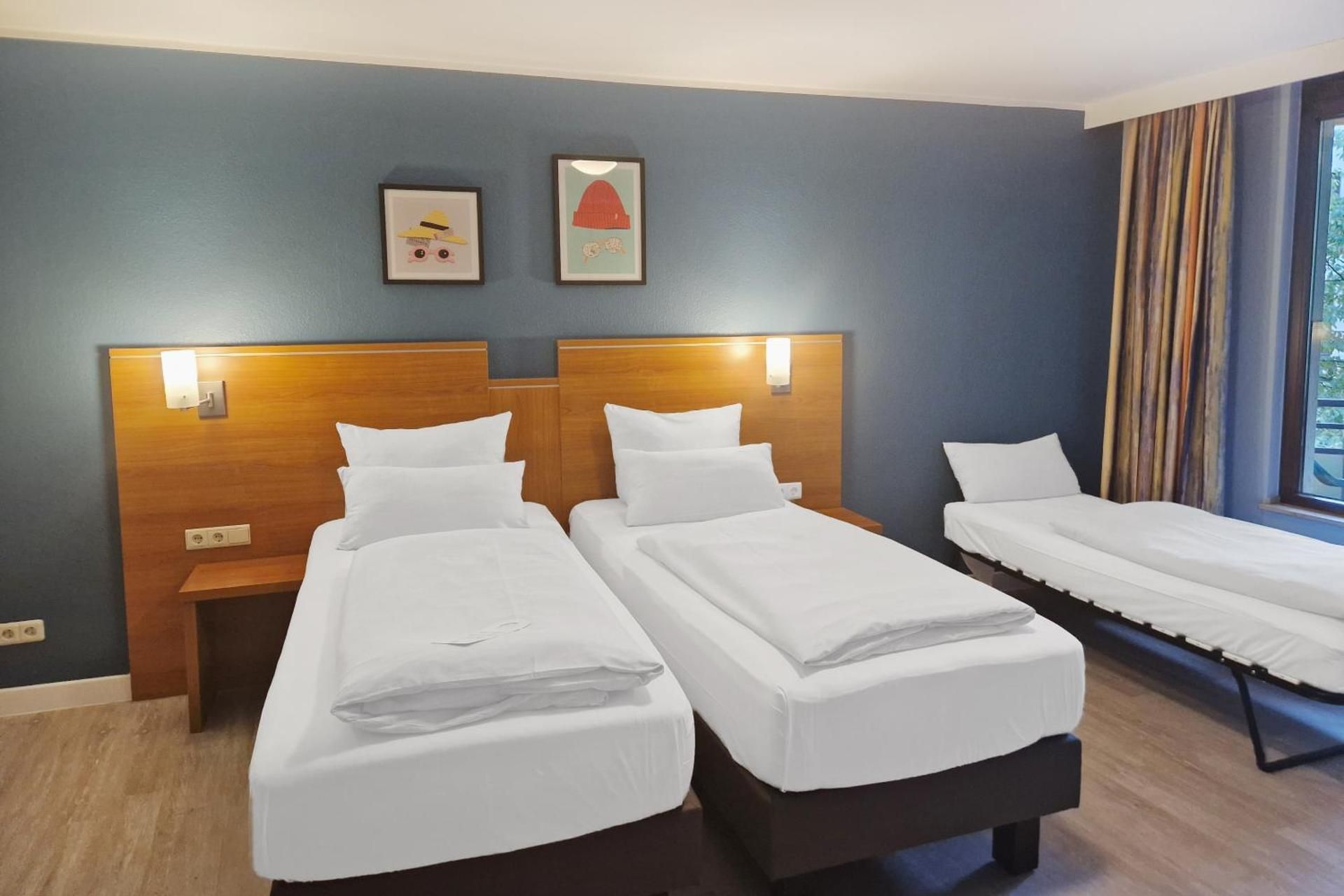 Garner Hotel Bochum By IHG Standard Twin Room with Sofa Bed 2
