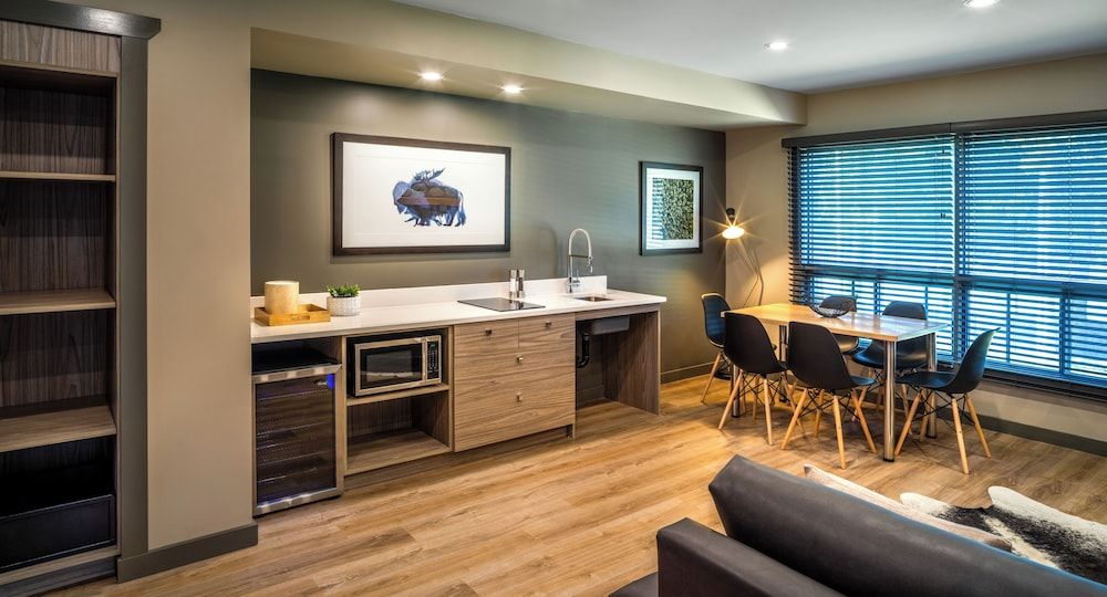 Buffalo Mountain Lodge Superior Studio Suite, 1 King Bed with Sofa bed, Kitchenette (Buffalo Suite) 3