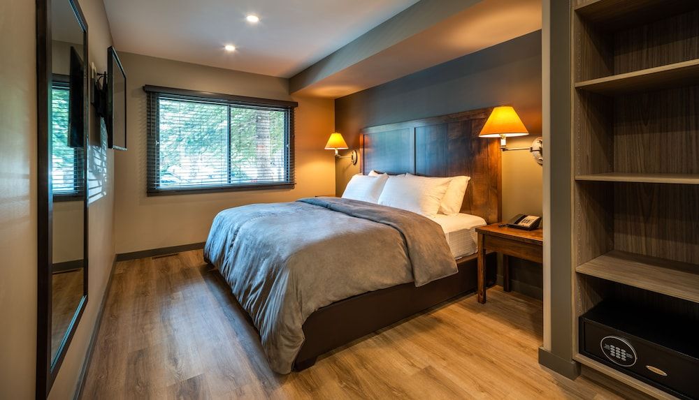 Buffalo Mountain Lodge Superior Studio Suite, 1 King Bed with Sofa bed, Kitchenette (Buffalo Suite)