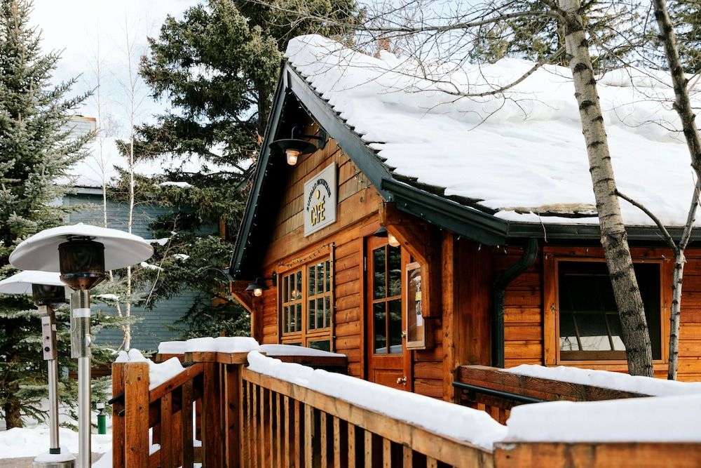 undefined Buffalo Mountain Lodge 2