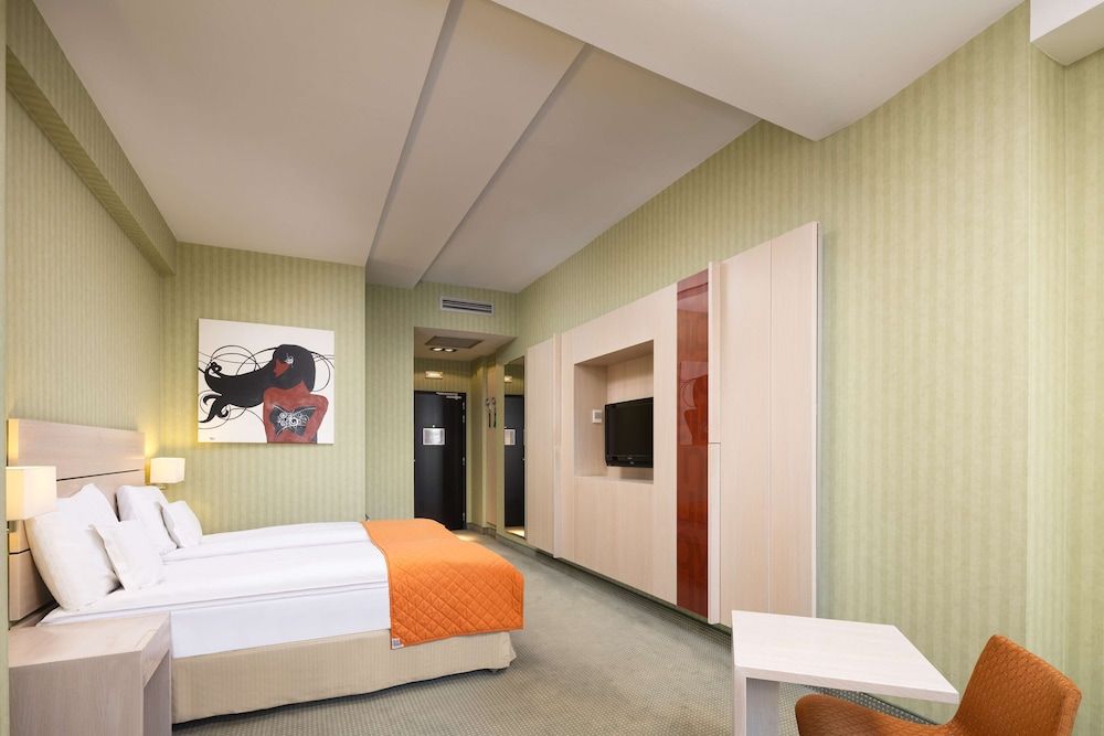 Golden Tulip Ana Tower Sibiu Standard Room, 1 King Bed