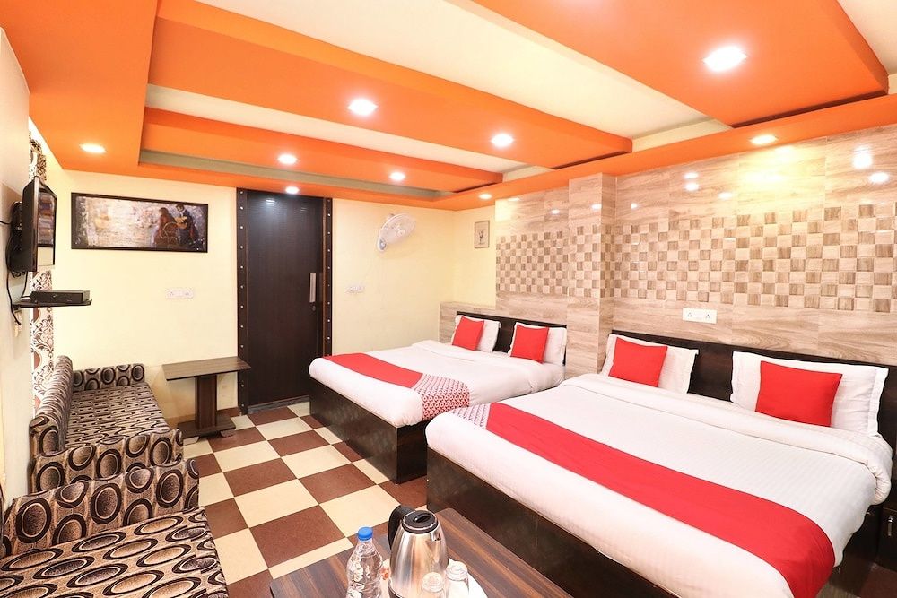 G Glossy Family Suite