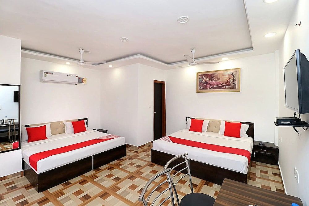 G Glossy Deluxe Quadruple Room 2