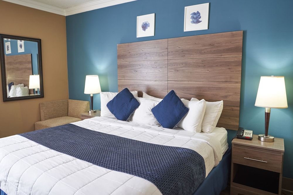 Seaport Resort & Marina Standard Room, 1 King Bed, Non Smoking 2