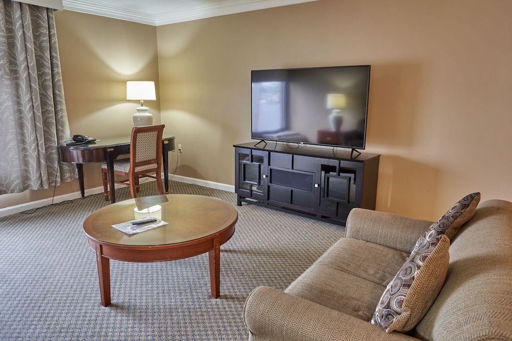 Seaport Resort & Marina Deluxe Suite 5