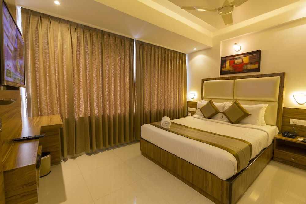 Grand Plaza Suites Standard Double Room 6