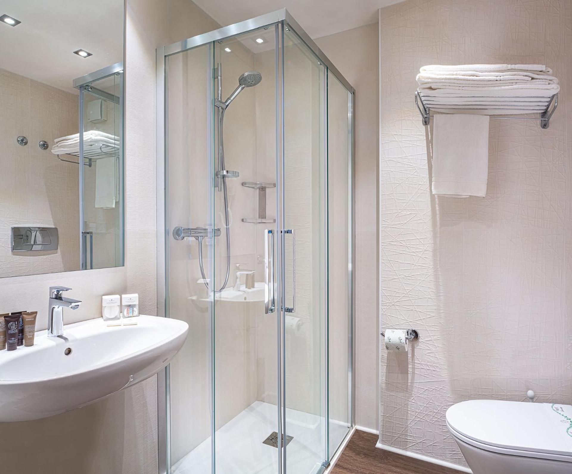 Grand Hotel Continental Economy Double Room 3